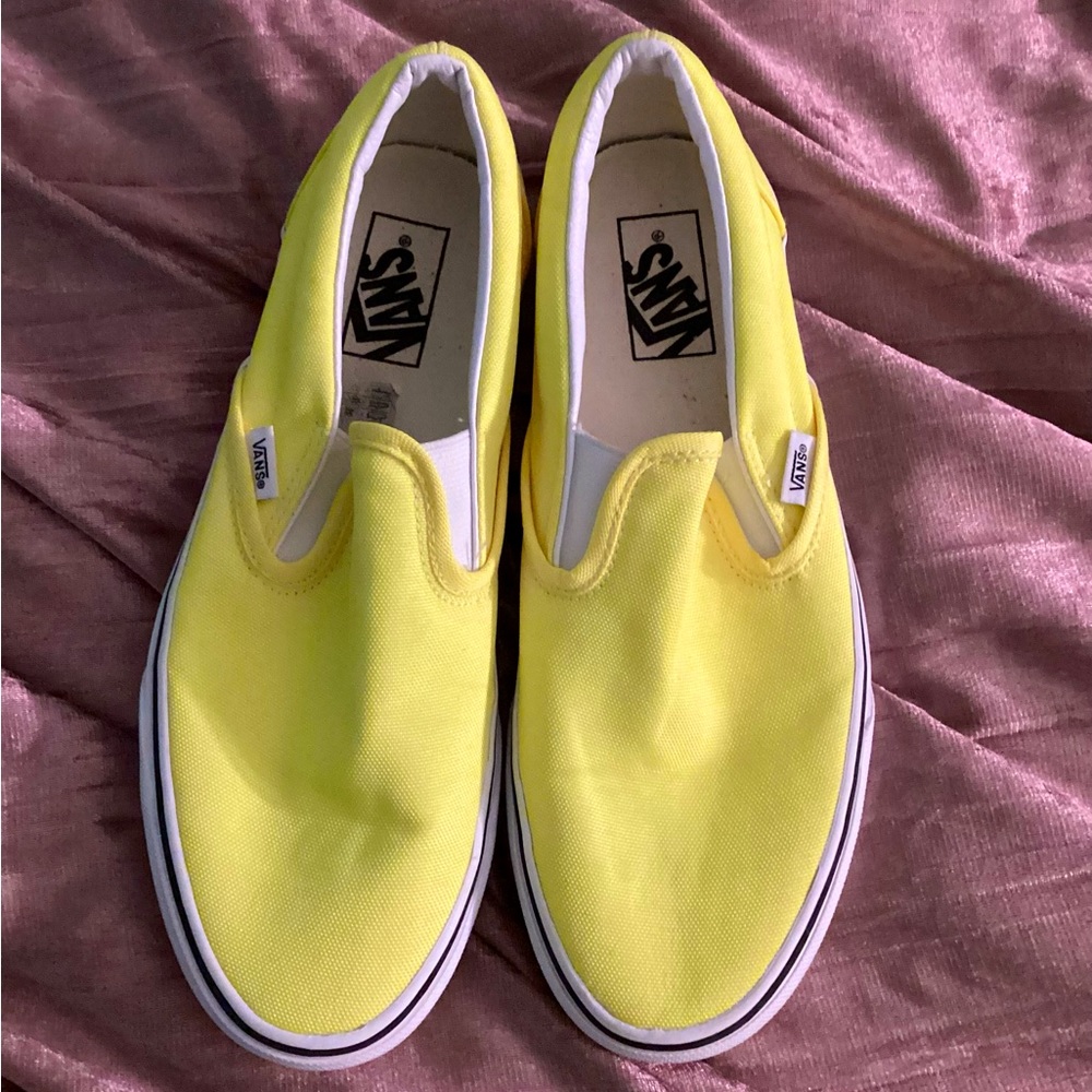 Vans Solid Yellow Slip On Shoes Mens 8.5 Womens 10 - NEW W/ DEFECTS